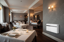 Laden Sie das Bild in den Galerie-Viewer, UNICO im Restaurant